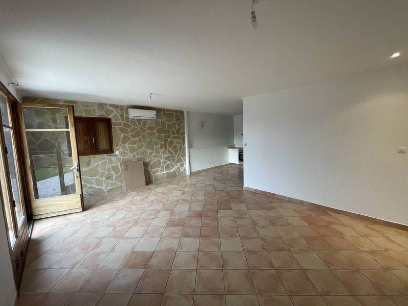 A louer 13011 Les Accates  T3/T4 rez de jardin de 200 m²