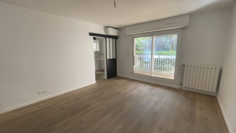 Marseille 13011 – Entre La Pomme et Les Caillols Appartement 3 pièces avec loggia – Résidence calme et familiale