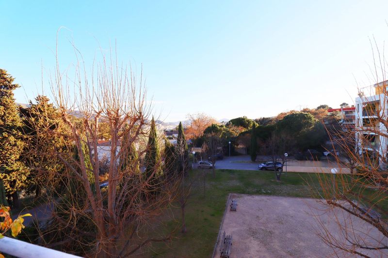L'agence immobilière Provencia, spécialiste de la location depuis plus de 20 ans, nous vous proposons un appartement sur le secteur des caillols 13012 Marseille.