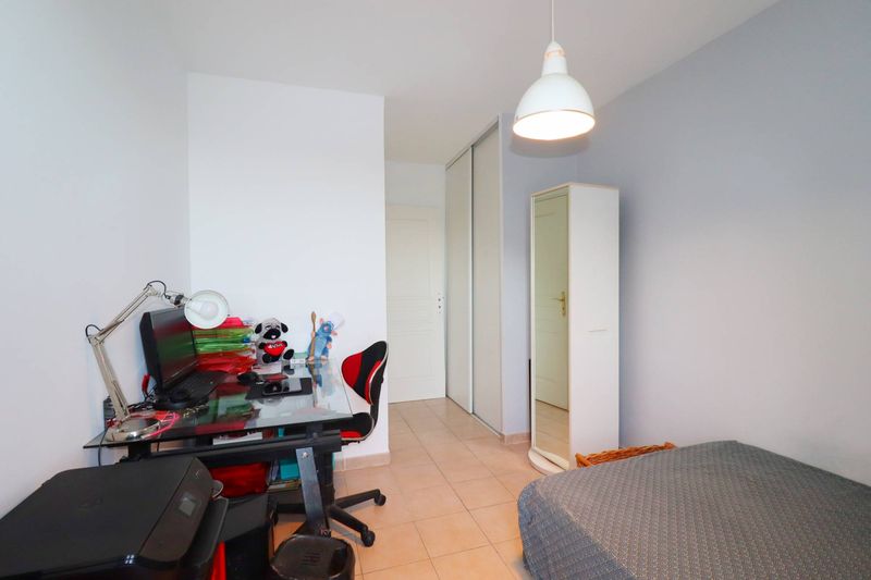L'agence immobilière Provencia, spécialiste de la location depuis plus de 20 ans, nous vous proposons un appartement sur le secteur des caillols 13012 Marseille.