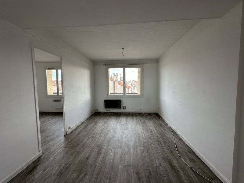 A louer en plein cœur du village de Saint Barnabé  appartement 3 pièces 13012 Marseille