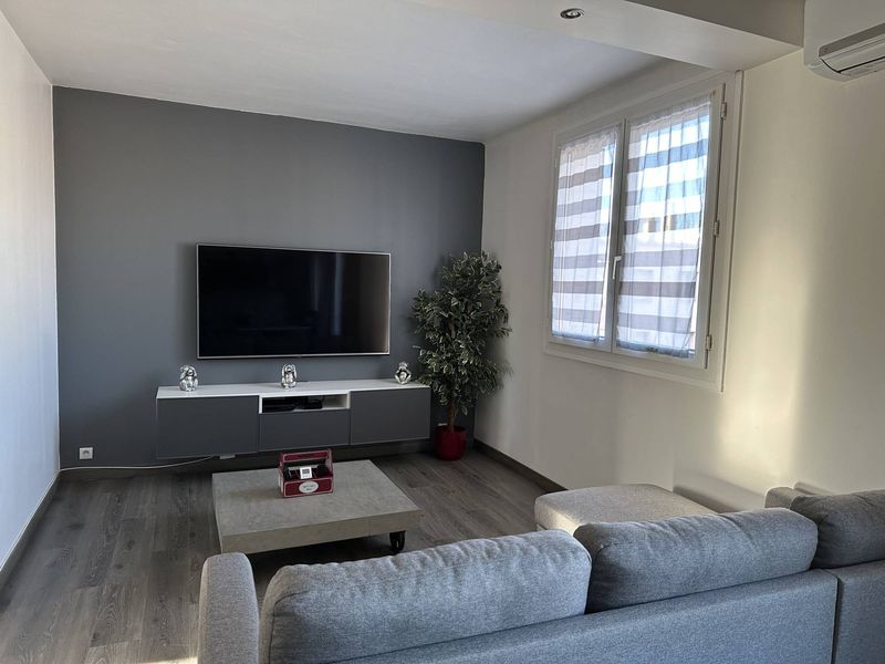 A louer appartement 3 pièces entièrement meublé Sainte Marguerite 13009 Marseille