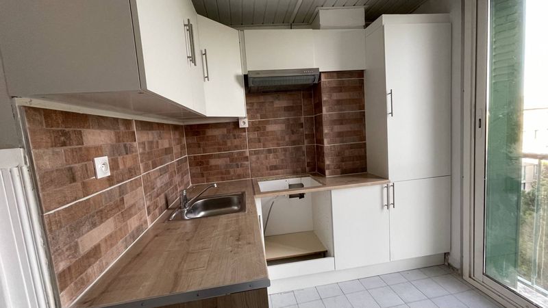A louer appartement 3 pièces de 55 m² avec 2 chambres Bois Lemaitre 13012 Marseille