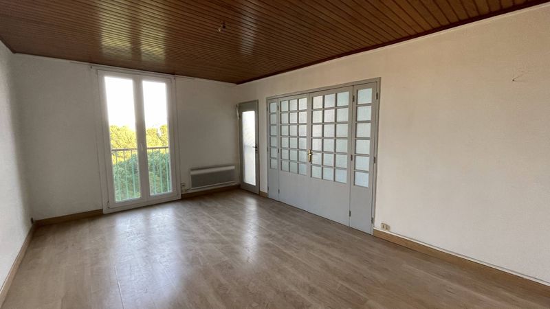 A louer appartement 3 pièces de 55 m² avec 2 chambres Bois Lemaitre 13012 Marseille