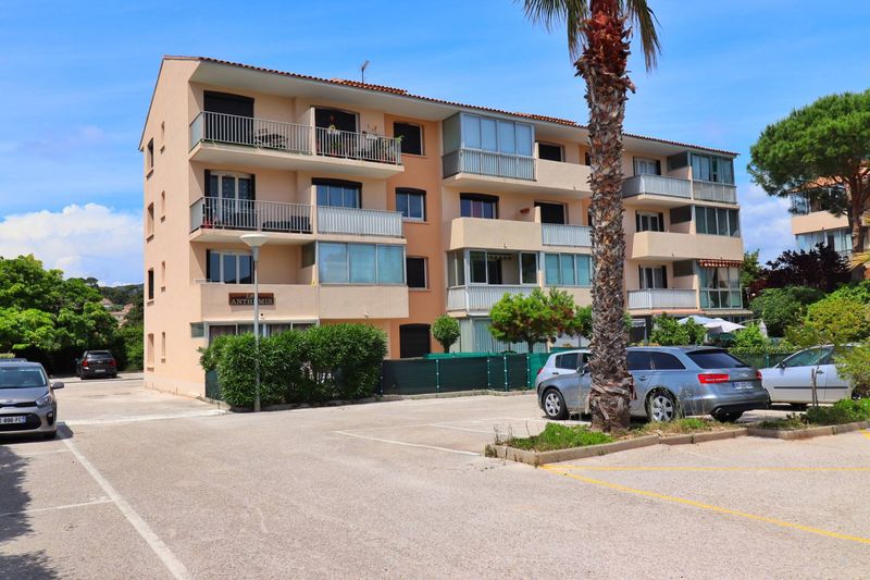 A la location T2 meublé 83110 Sanary sur Mer