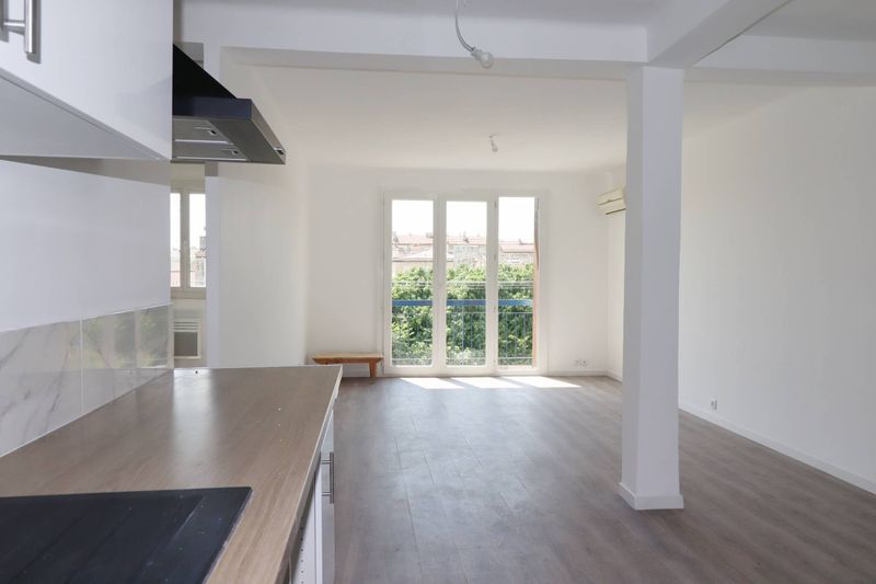 L'agence immobilière Provencia vous présente à la location un appartement 3 pièces secteur de la Blancarde 13004 Marseille.