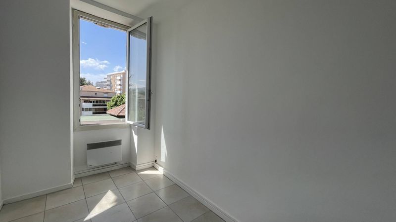A louer Appartement 2 pièces lumineux de 40 m²  Chave 13005 Marseille