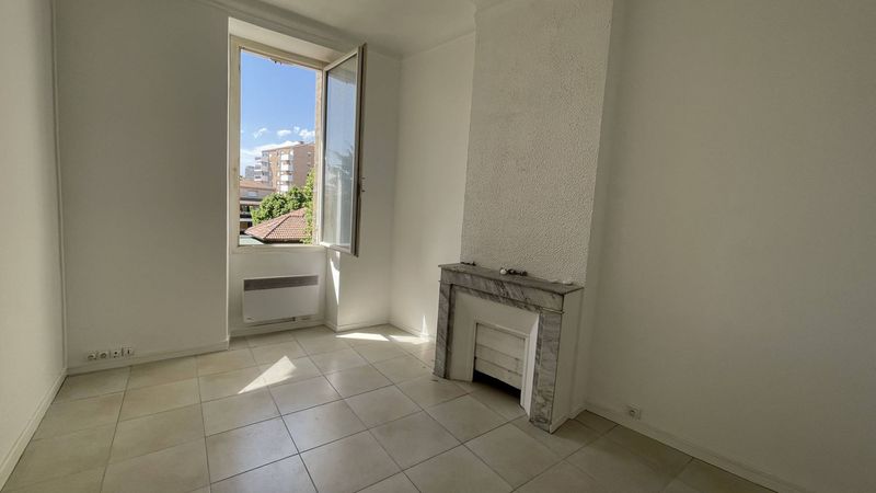 A louer Appartement 2 pièces lumineux de 40 m²  Chave 13005 Marseille