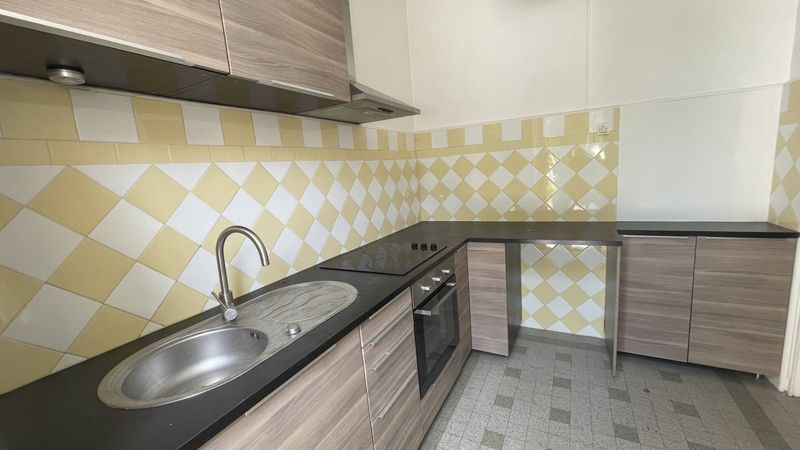 A louer maisonnette de type 2 avec jardin et terrasse Bois Luzy 13012 Marseille