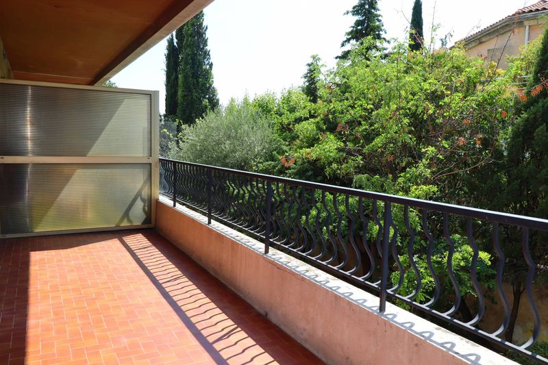 A louer coeur village de Saint Barnabé 13012 Marseille T1 30 m² avec terrasse de 12 m²