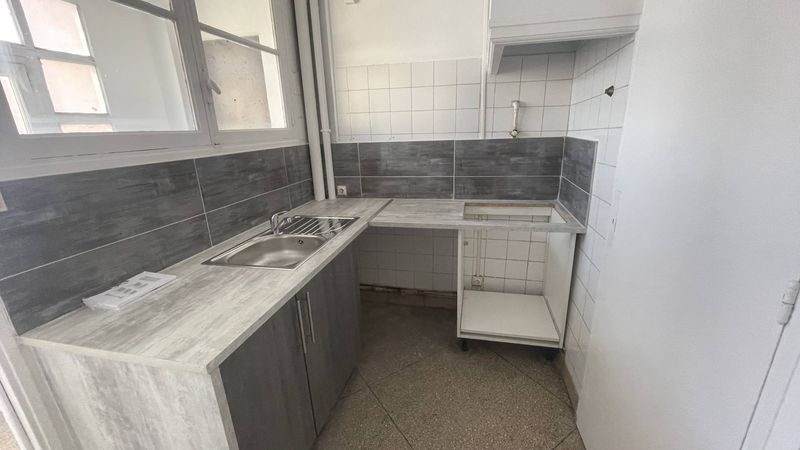 A louer 2 pièces 37 m² Saint Loup 13010 Marseille