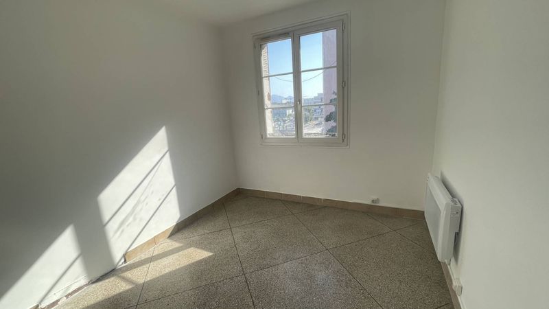 A louer 2 pièces 37 m² Saint Loup 13010 Marseille