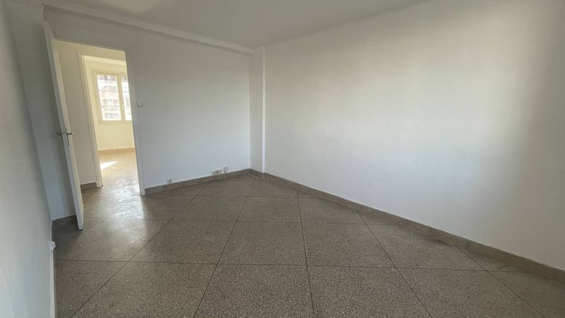 A louer 2 pièces 37 m² Saint Loup 13010 Marseille