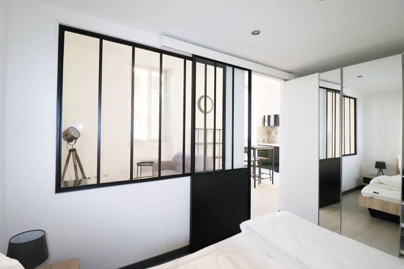 A la location T1/2 de 33 m² meublé et  entièrement rénové Le Rouet 13008 Marseille
