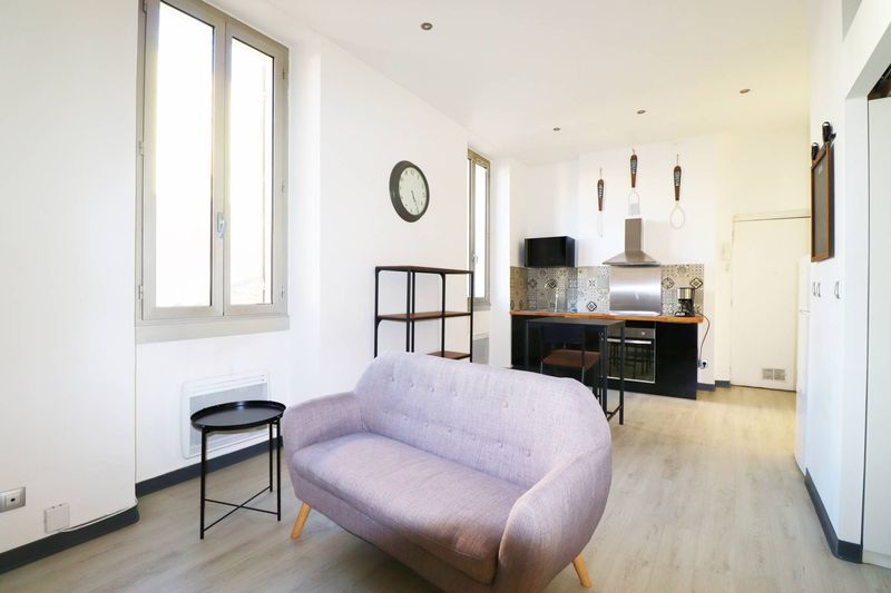 A la location T1/2 de 33 m² meublé et  entièrement rénové Le Rouet 13008 Marseille