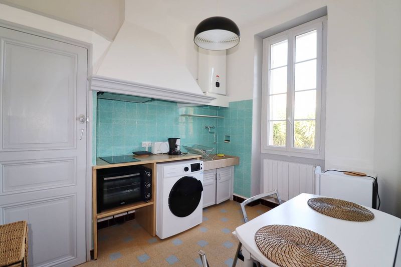 cuisine A louer studio meublé en plein cœur du village de Saint Barnabé 13012 Marseille