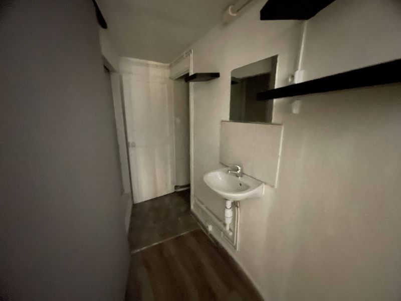 salle d'eau Location meublé 2 pièces secteur de Lodi 13006 Marseille