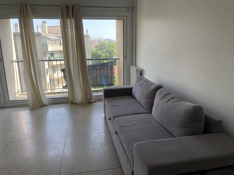 Location meublée 3 pièces 55 m² balcon Saint Pierre 13005 Marseille