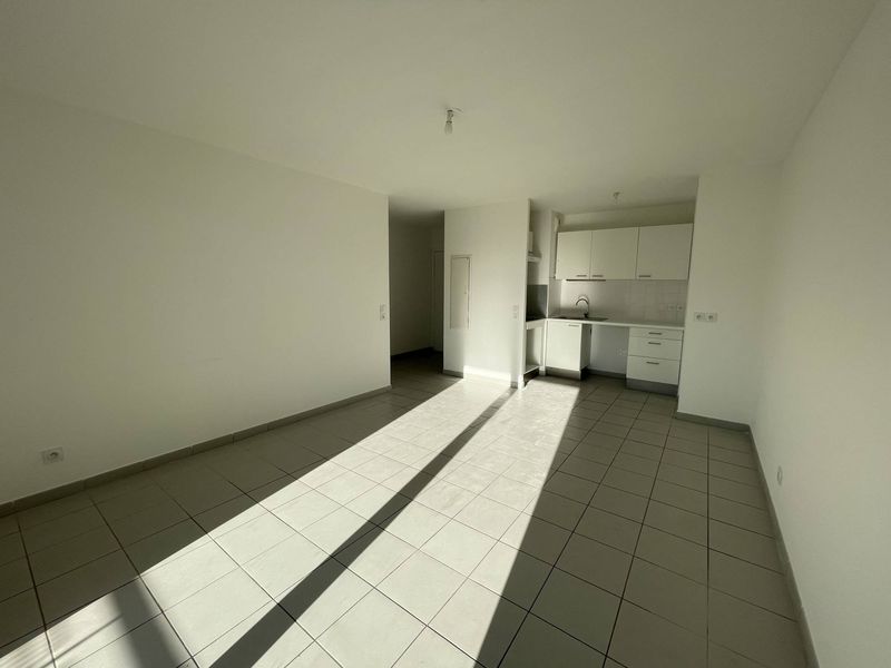 SEJOUR AVEC CUISINE A louer appartement 3 pièces 56 m 2 avec terrasse et parking double résidence récente Saint Julien 13012 Marseille