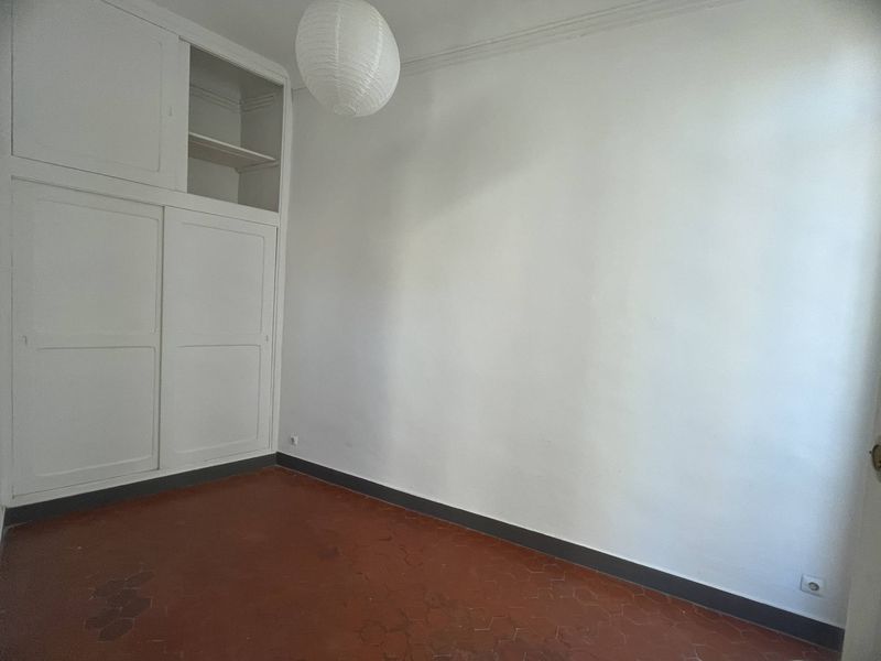 L'agence immobilière Provencia, acteur majeur de la location sur Marseille depuis plus de 20 ans vous présente à la location un Type 2 sur le secteur de Lodi - Castellane  13006 Marseille.