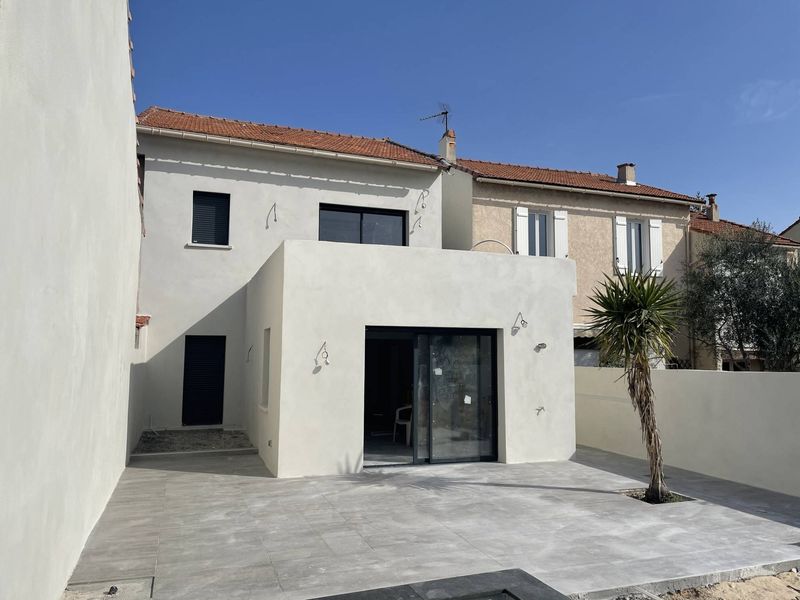 A la location appartement de 3 pièces avec jardin, piscine et garage 13012 Marseille