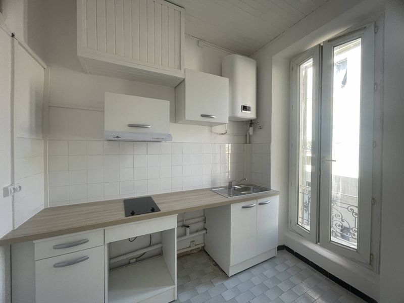 A louer appartement de type 1 entièrement rénové,  entre le Parc Longchamp et le secteur des réformés 13001 Marseille