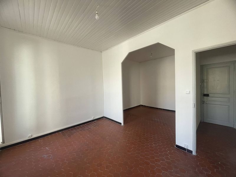 A louer appartement de type 1 entièrement rénové,  entre le Parc Longchamp et le secteur des réformés 13001 Marseille