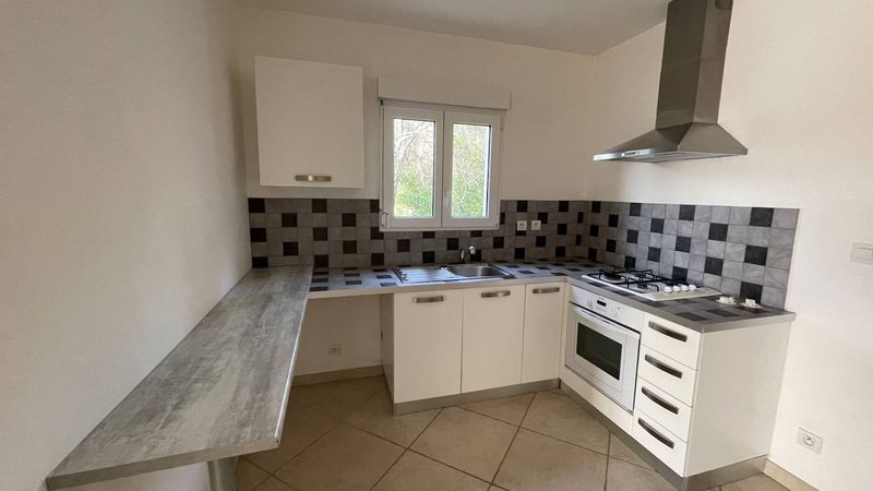 cuisine A louer Maison T3 91 m² avec terrasse de 60 m² magnifique vue et 2 places de parking privatives 13013 Marseille