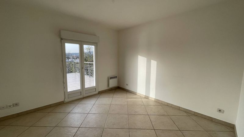 chambre A louer Maison T3 91 m² avec terrasse de 60 m² magnifique vue et 2 places de parking privatives 13013 Marseille