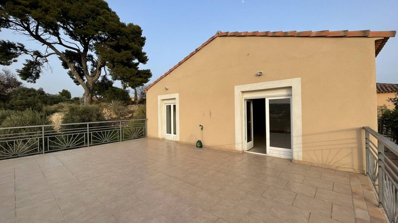 comme une maison A louer Maison T3 91 m² avec terrasse de 60 m² magnifique vue et 2 places de parking privatives 13013 Marseille