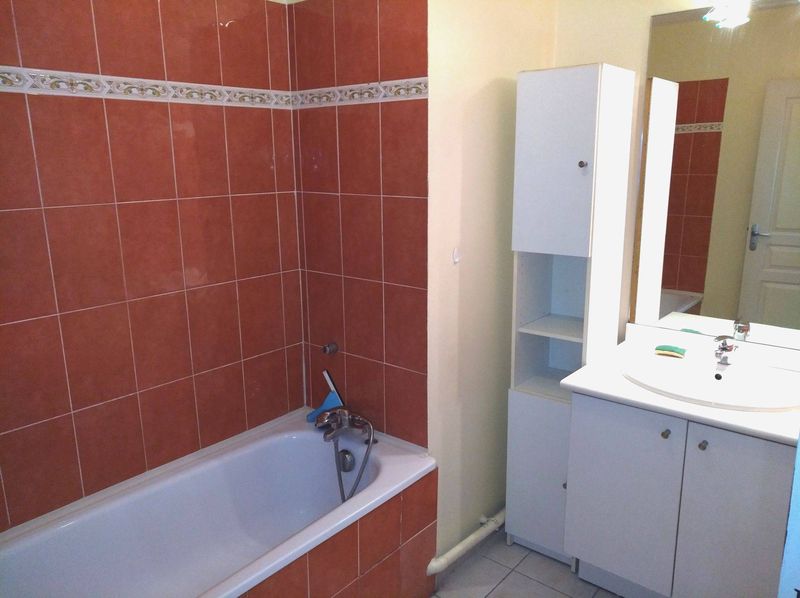 A louer Blancarde 13004 appartement 3 pièces de 60 m² avec terrasse et parking privatif