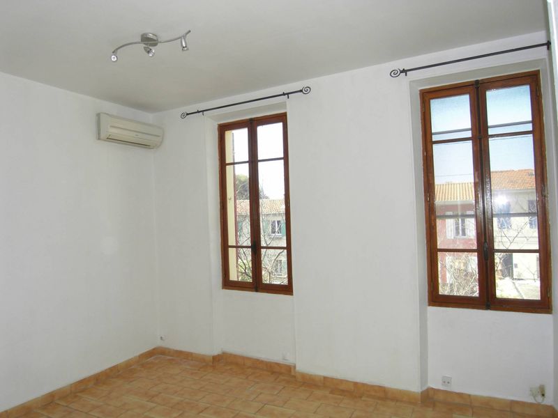 A louer à Marseille 12e appartement t1 Montolivet