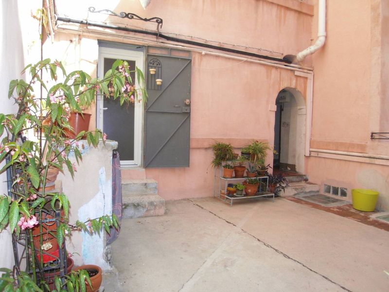quartier du panier bien rare et recherché à louer type 2 13002 Marseille