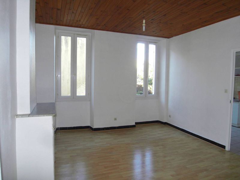 Appartement type 2 à louer à Marseille les Chartreux 4e, proche du métro