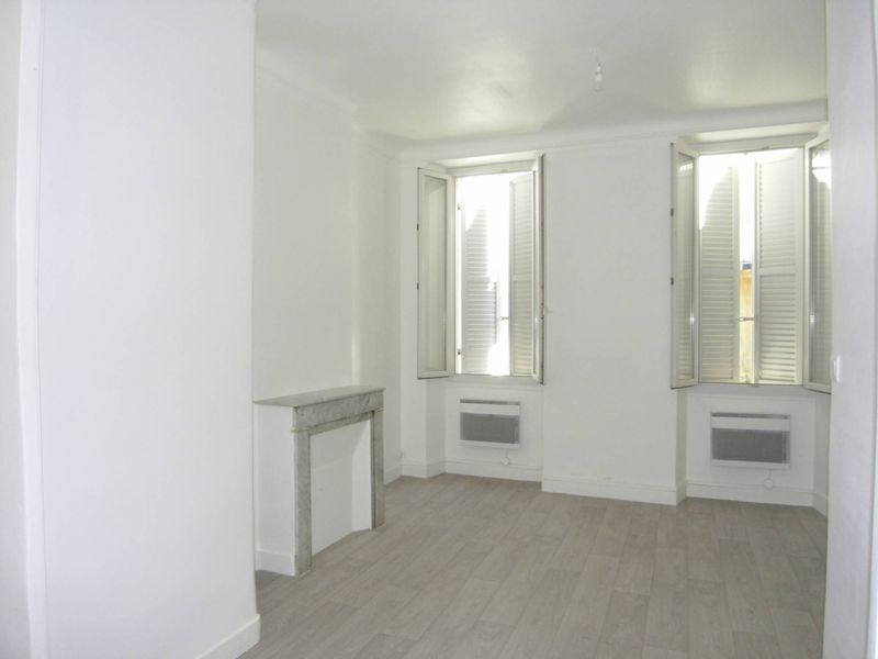 Location 13001 Marseille type 1 30 m² entièrement rénové