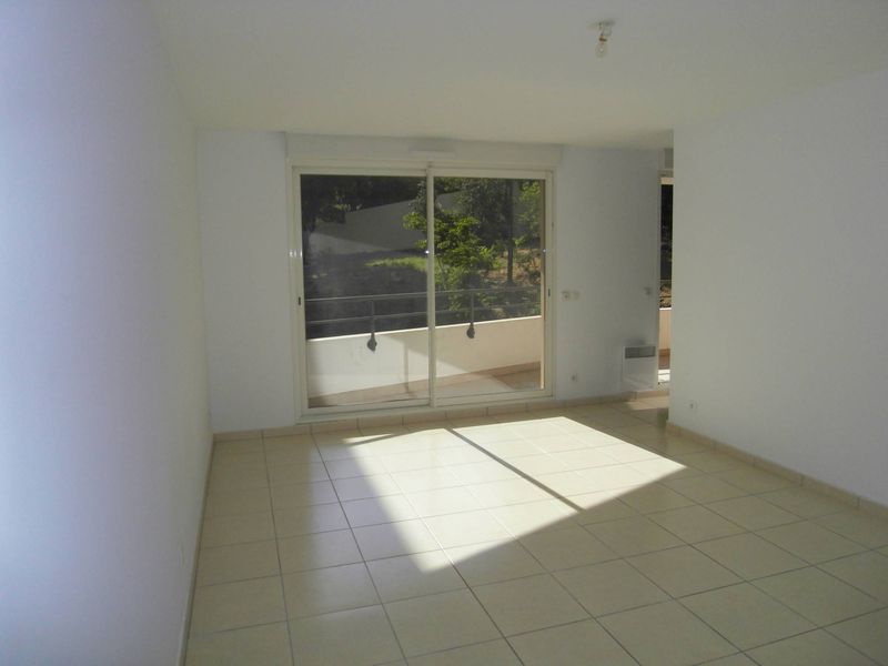 A Marseille 13012 appartement 2 pièces à louer Les Caillols avec garage