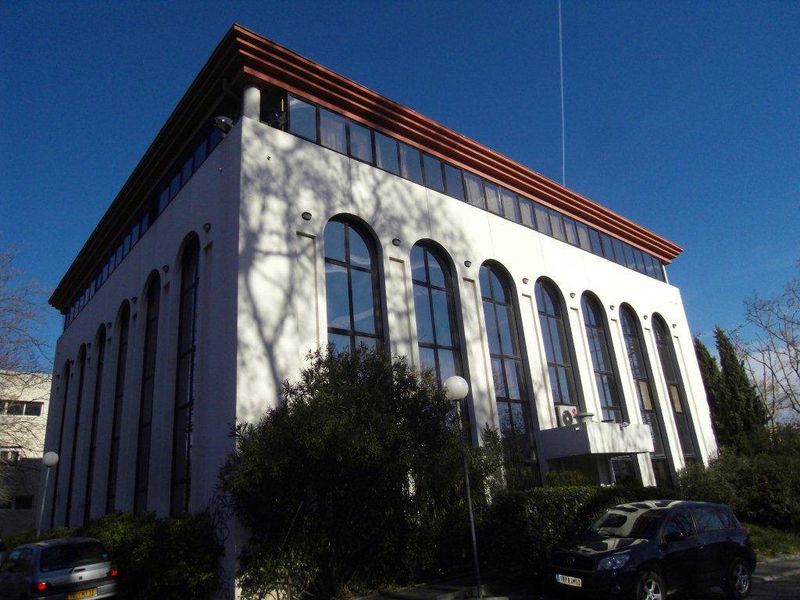 A louer 13012 Proche Saint Barnabé  Bureau de 20 m² + place de parking