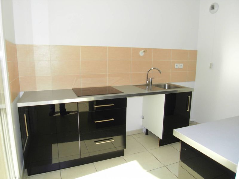 A Marseille 13012 appartement 2 pièces à louer Les Caillols avec garage