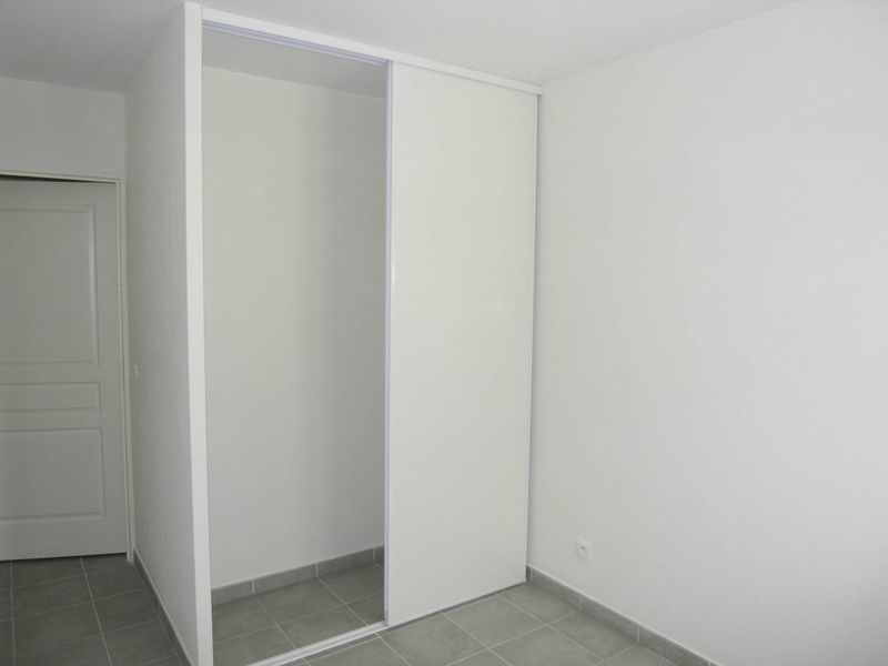 A louer appartement 2 pièces avec terrasse et place de parking privative quartier Longchamp 13004 Marseille