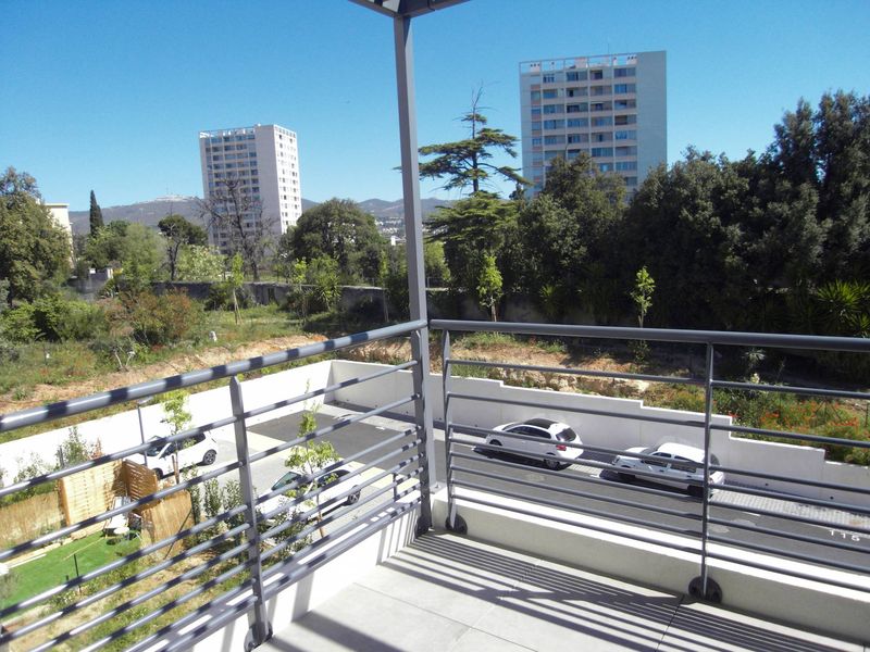 à la location appartement 1 pièces de 34 m² avec terrasse et place de parking privative secteur la rose résidence neuve