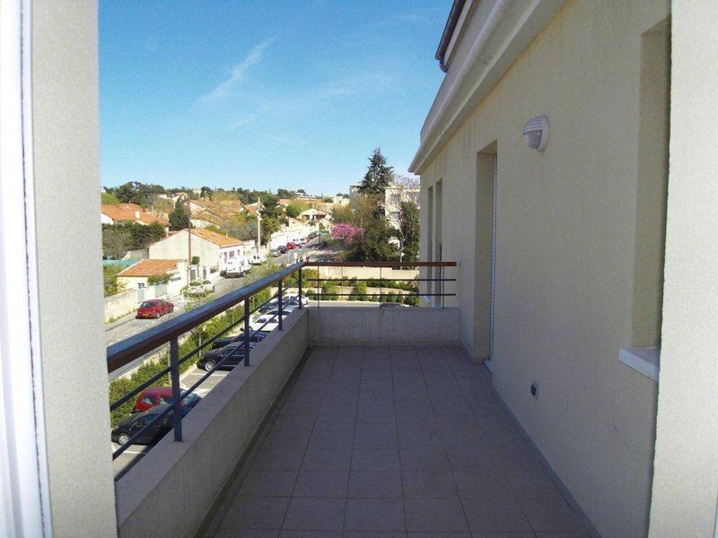 A la location 13012 Proche village de Bois Luzy T2 avec terrasse