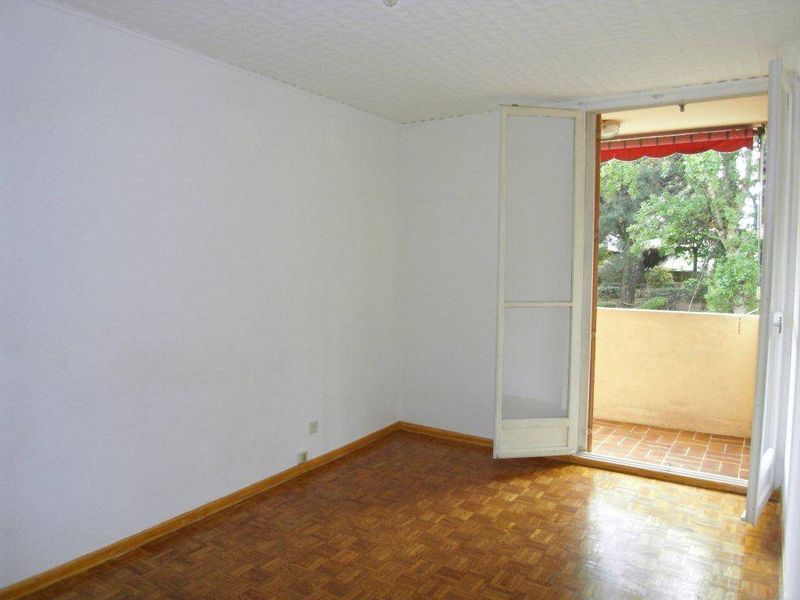 A  louer appartement 3 pièces avec parking et cave La Pomme  13011 Marseille