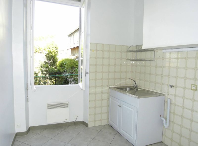à louer 13004 marseille appartement type 1/2 de 33 m² au calme
