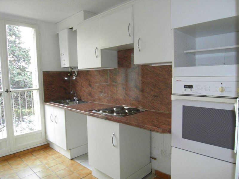 A  louer appartement 3 pièces avec parking et cave La Pomme  13011 Marseille