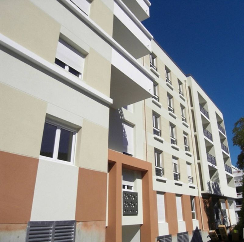 A la location Secteur Longchamp 13004 T3 avec terrasses, parking et cave