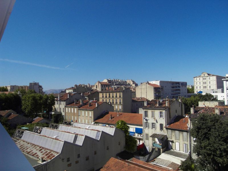 A louer Longchamp 13004 T3 de 63 m² avec terrasse, parking ET CAVE