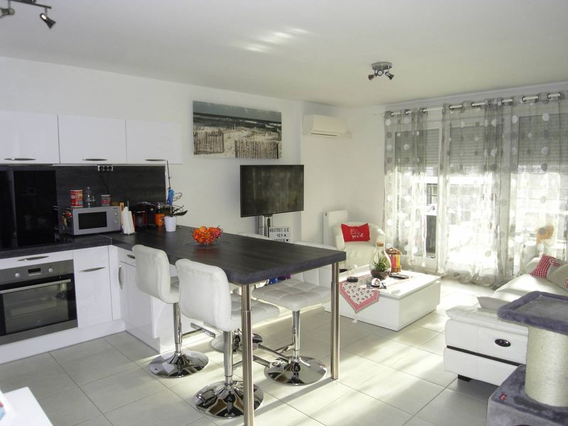 13012 location appartement type 3 avec grande terrasse