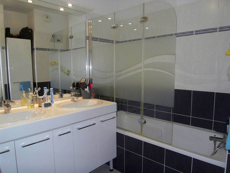 A louer appartement Marseille 13012 entre la  Fourragère et Saint Jean du désert T3 59 m² + terrasse