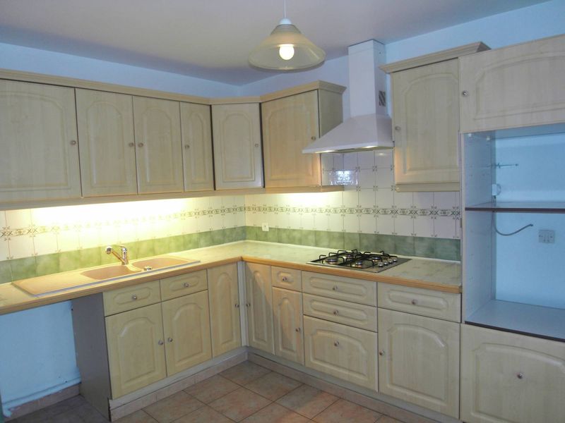 location plan de cuque proche du coeur du village