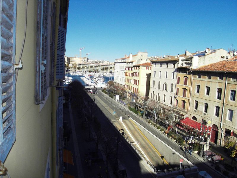 A la location 13001 Marseille Appartement Type 1/2 Vieux Port